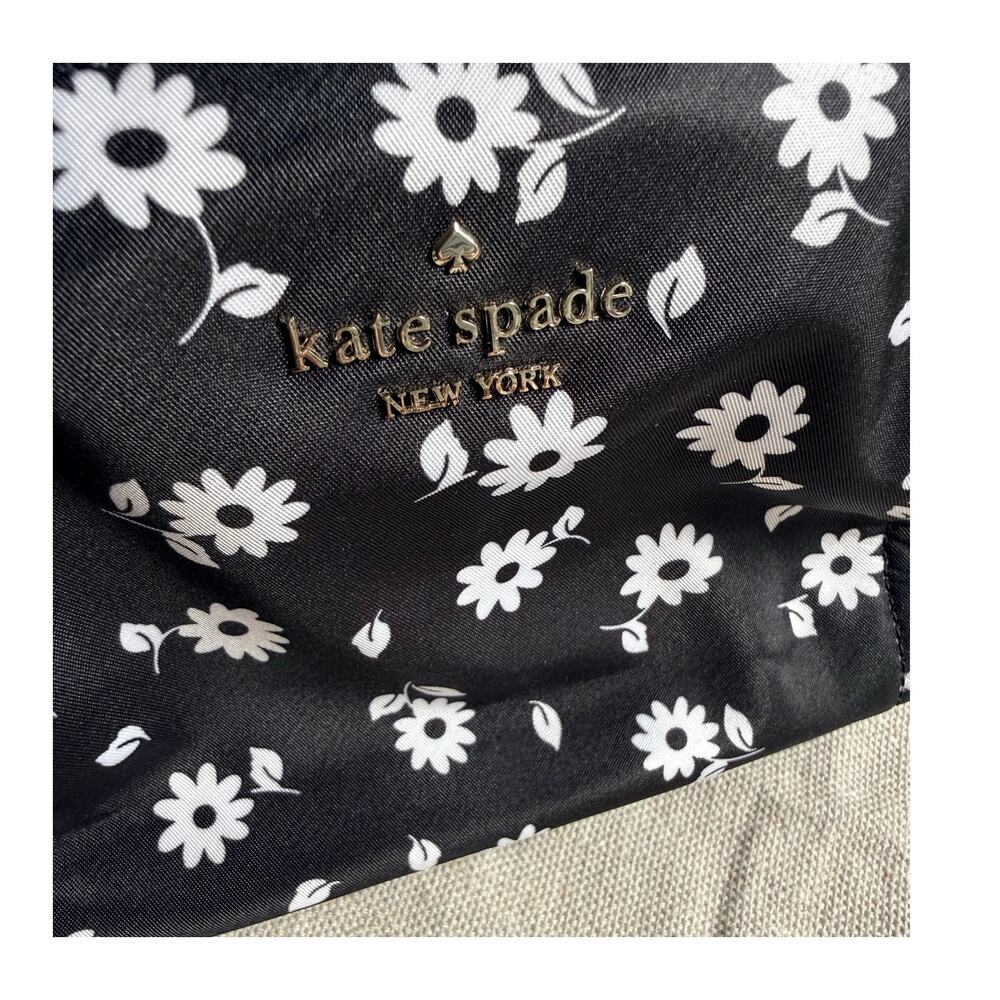 Kate Spade Chelsea Medium Cosmetic Bag Daisy Print Black Nylon Makeup Pouch K600 - Picture 2 of 15